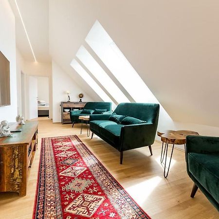 Grosse Dachgeschosswohnung Im Herzen Von Грац Екстериор снимка